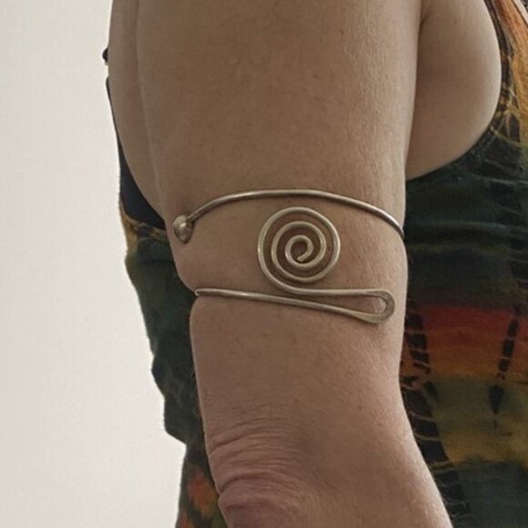 439-You ARM Strong and Beautiful Vintage Arm-let and Bracelet Combo❤ - Picture 1 of 12